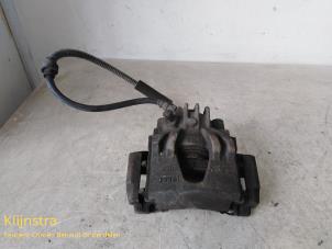 Used Front brake calliper, right Peugeot 306 Price on request offered by Fa. Klijnstra & Zn. VOF