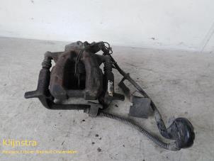 Used Front brake calliper, left Peugeot 407 (6D) 2.0 HDiF 16V Price on request offered by Fa. Klijnstra & Zn. VOF