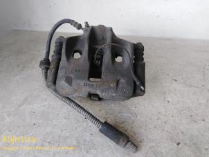 Used Front brake calliper, right Peugeot 806 2.1 TD 12V Price on request offered by Fa. Klijnstra & Zn. VOF
