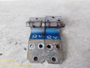 Used Front door hinge, right Citroen Jumper Price on request offered by Fa. Klijnstra & Zn. VOF