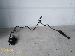 Used Clutch master cylinder Peugeot Boxer (U9) 2.2 HDi 100 Euro 4 Price on request offered by Fa. Klijnstra & Zn. VOF