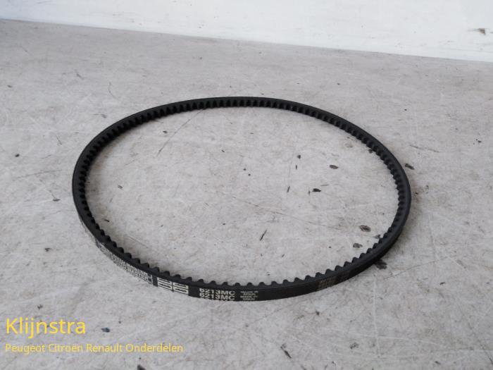 Usados Correa trapezoidal Peugeot J5 (280P) 2.5 D Precio de solicitud ofrecido por Fa. Klijnstra & Zn. VOF