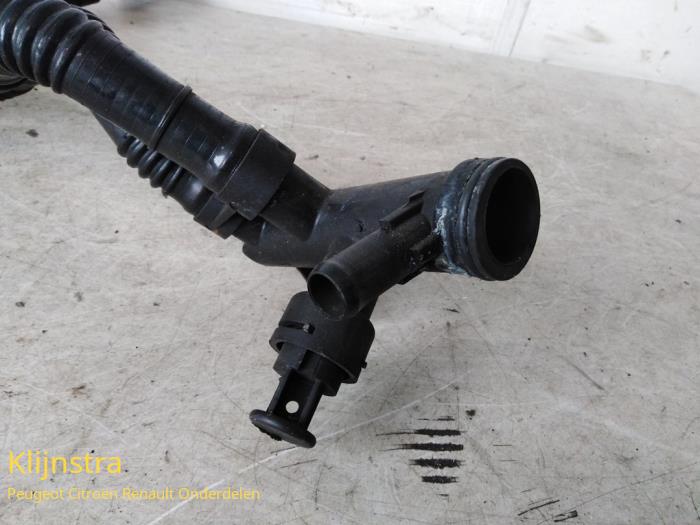 Water pipe from a Peugeot 206 (2B) 1.4 HDi eco 70 2009
