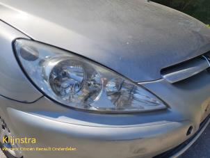 Used Headlight, right Peugeot 307 SW (3H) 2.0 16V Price on request offered by Fa. Klijnstra & Zn. VOF