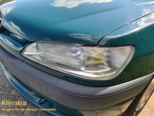 Used Headlight, left Peugeot 306 (7A/C/S) 1.4 Price on request offered by Fa. Klijnstra & Zn. VOF