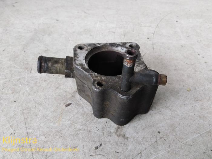 Begagnade Termostathus Peugeot 406 (8B) 1.8 16V Pris på förfrågan erbjuds av Fa. Klijnstra & Zn. VOF