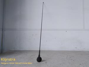 Used Antenna Renault Clio (B/C57/357/557/577) 1.4 RN,RT,S,Autom.Kat. Price on request offered by Fa. Klijnstra & Zn. VOF