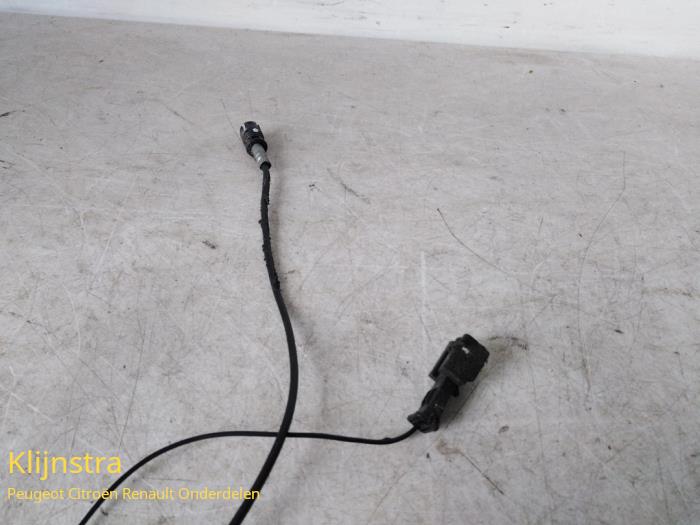 Antenna (miscellaneous) from a Peugeot 206 (2A/C/H/J/S) 1.6 16V 2003