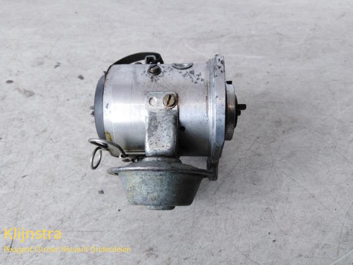 Used Distributor Peugeot 205 I (741A/C) 1.1 L,GE,GL Price on request offered by Fa. Klijnstra & Zn. VOF