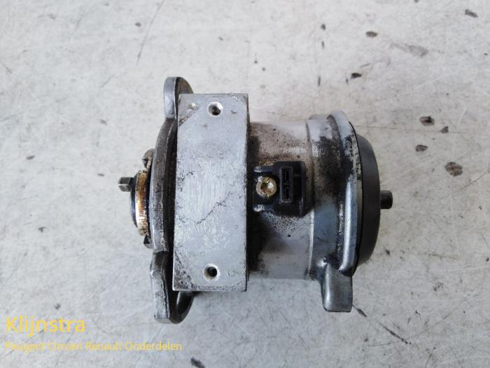 Used Distributor Peugeot 405 I Break (15E) 1.9 GR,SR Price on request offered by Fa. Klijnstra & Zn. VOF
