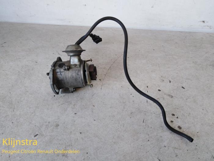 Used Distributor Peugeot 405 I (15B) 1.9 GLi,GRi Price on request offered by Fa. Klijnstra & Zn. VOF