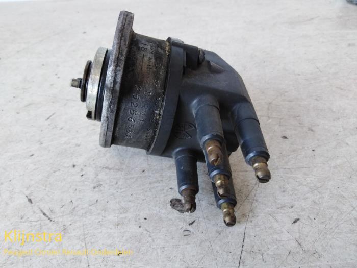 Used Distributor Peugeot 405 I Break (15E) 1.6 GRi,SRi Kat. Price on request offered by Fa. Klijnstra & Zn. VOF