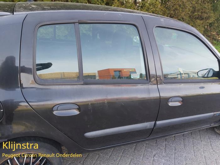 Rear door 4-door, right from a Renault Clio II Societe (SB) 1.5 dCi 80 2004