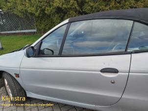 Używane Drzwi lewe wersja 2-drzwiowa Renault Megane (EA) 1.6 16V Sport Cena € 99,00 Procedura marży oferowane przez Fa. Klijnstra & Zn. VOF
