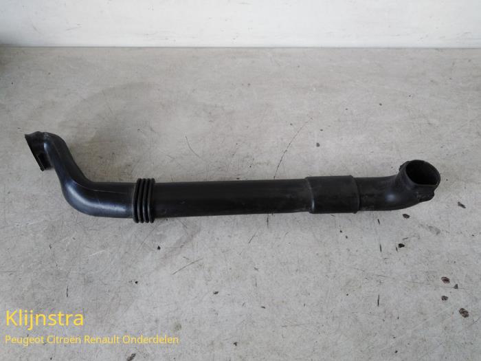 Air intake hose from a Peugeot 206 (2A/C/H/J/S) 1.4 XR,XS,XT,Gentry 2001