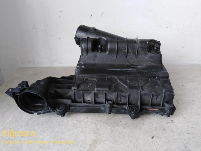 Gebrauchte Luftfiltergehäuse Peugeot 206 (2A/C/H/J/S) 1.4 HDi Preis auf Anfrage angeboten von Fa. Klijnstra & Zn. VOF