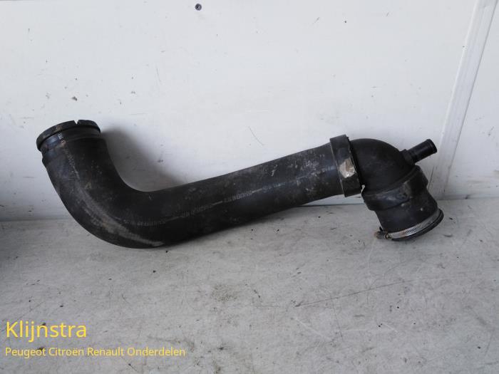Usagé Tuyau intercooler Citroen Evasion 2.0 CT SX,VSX Turbo Prix € 39,00 Règlement à la marge proposé par Fa. Klijnstra & Zn. VOF