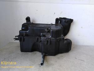 Used Air box Peugeot 407 (6D) 1.6 HDi 16V Price on request offered by Fa. Klijnstra & Zn. VOF