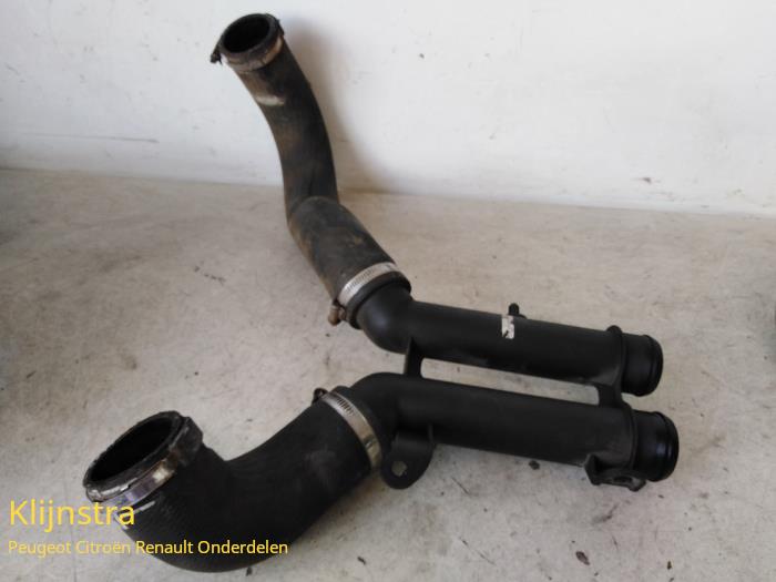 Gebrauchte Intercooler Schlauch Peugeot 407 (6D) 1.6 HDi 16V Preis € 75,00 Margenregelung angeboten von Fa. Klijnstra & Zn. VOF