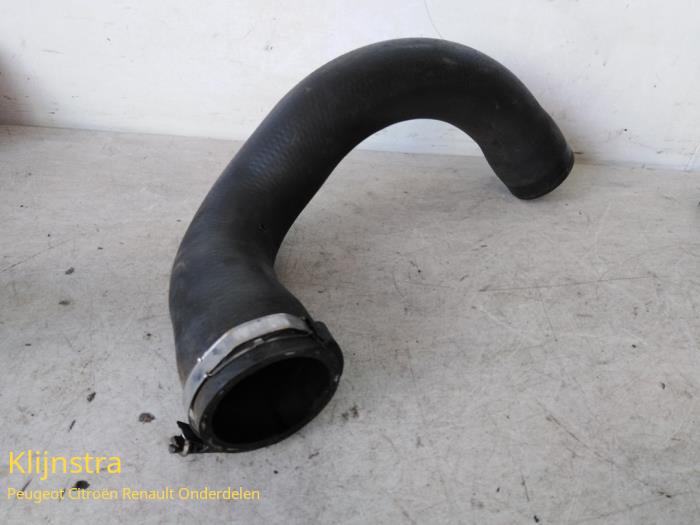 Gebrauchte Intercooler Schlauch Peugeot 407 (6D) 1.6 HDi 16V Preis € 39,00 Margenregelung angeboten von Fa. Klijnstra & Zn. VOF
