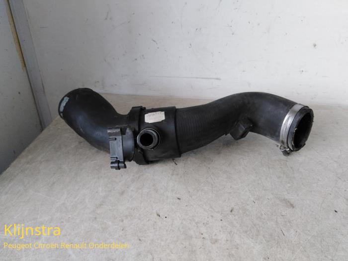 Usagé Tuyau intercooler Peugeot 406 (8B) 2.0 SV Turbo Prix € 39,00 Règlement à la marge proposé par Fa. Klijnstra & Zn. VOF