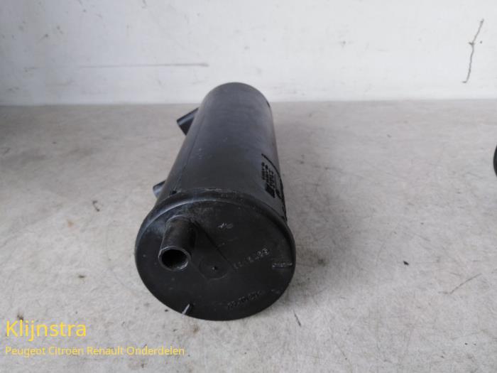 Używane Filtr weglowy Peugeot 206 (2A/C/H/J/S) 1.1 XN,XR Cena € 45,00 Procedura marży oferowane przez Fa. Klijnstra & Zn. VOF