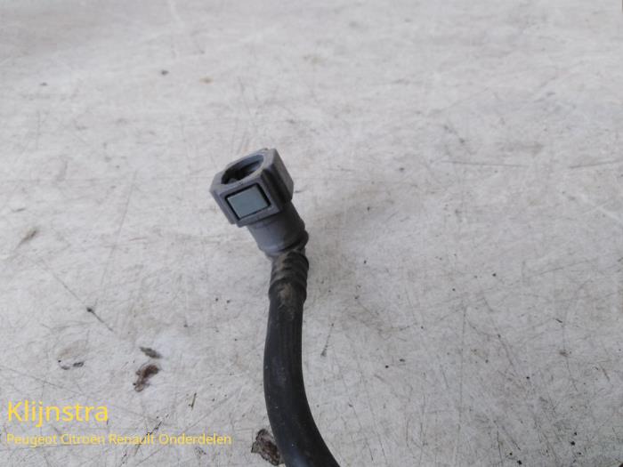 Fuel line from a Peugeot 3008 2011