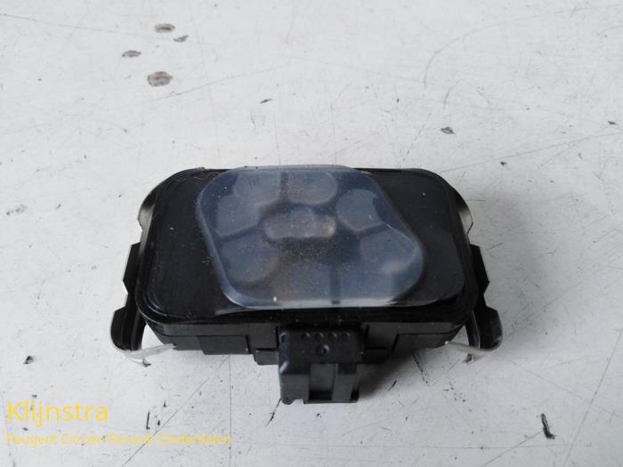 Begagnade Regnsensor Peugeot 407 SW (6E) 2.0 HDiF 16V Pris € 50,00 Marginaltabell erbjuds av Fa. Klijnstra & Zn. VOF