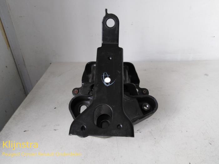 Used Engine mount Peugeot 107 Price on request offered by Fa. Klijnstra & Zn. VOF