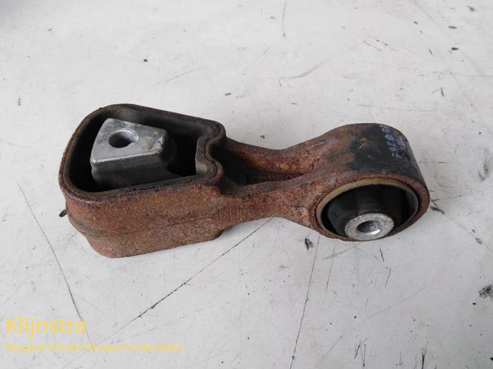 Used Engine mount Fiat Scudo (220Z) 2.0 JTD 16V Price on request offered by Fa. Klijnstra & Zn. VOF