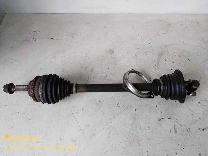 Usagé Cardan gauche (transmission) Renault Megane Scénic (JA) 2.0 RT Prix sur demande proposé par Fa. Klijnstra & Zn. VOF