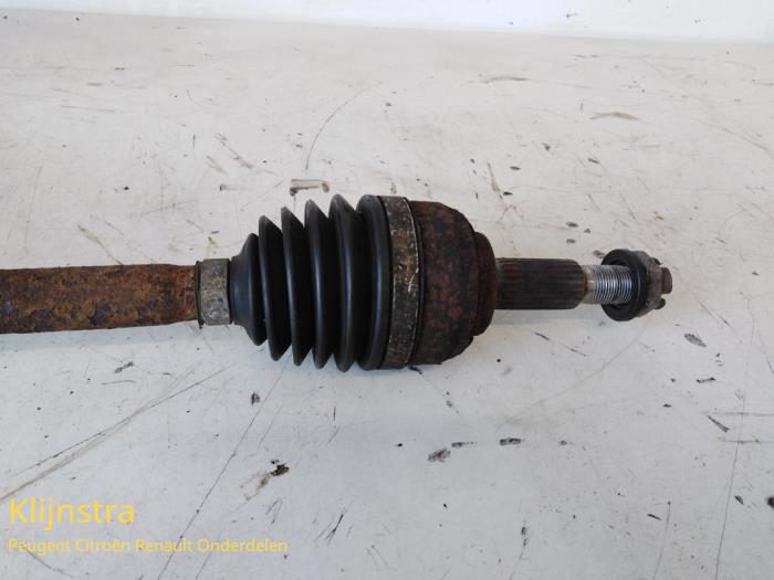 Front drive shaft, left from a Renault Twingo II (CN) 1.2 2008
