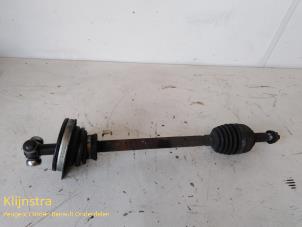 Used Front drive shaft, left Renault Twingo II (CN) 1.2 16V Price on request offered by Fa. Klijnstra & Zn. VOF