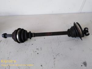 Used Front drive shaft, left Renault Clio Price on request offered by Fa. Klijnstra & Zn. VOF
