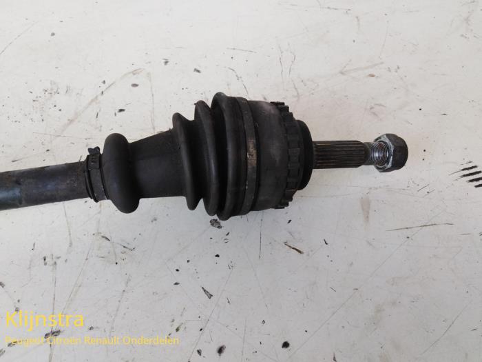Front drive shaft, right from a Renault Kangoo (KC) 1.9 D 55 1998