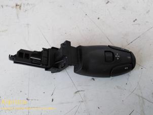 Used Steering wheel mounted radio control Peugeot 307 (3A/C/D) 2.0 HDi 90 Price € 15,00 Margin scheme offered by Fa. Klijnstra & Zn. VOF