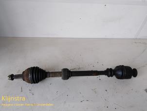 Used Front drive shaft, right Renault Laguna I (B56) 1.8 Price on request offered by Fa. Klijnstra & Zn. VOF