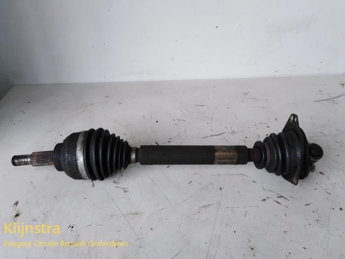 Front drive shaft, left from a Renault Laguna II (BG) 1.9 dCi 120 2003