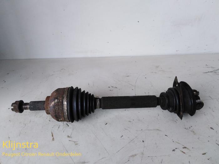 Gebrauchte Antriebswelle links vorne Renault Laguna II Grandtour (KG) 2.2 dCi 150 16V Preis auf Anfrage angeboten von Fa. Klijnstra & Zn. VOF