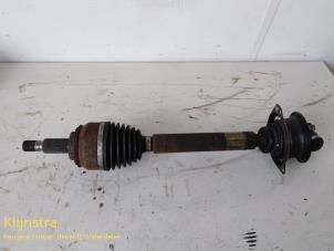 Used Front drive shaft, left Renault Laguna II Grandtour (KG) 1.9 dCi 125 Price on request offered by Fa. Klijnstra & Zn. VOF
