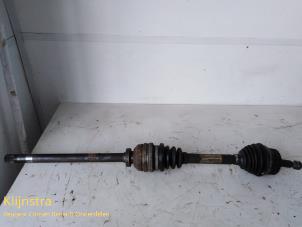 Used Front drive shaft, right Renault Safrane I 3.0i V6 RT,RXE Price on request offered by Fa. Klijnstra & Zn. VOF