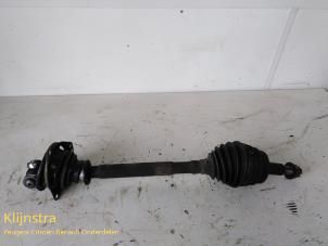 Used Front drive shaft, left Renault Master III (FD/HD) 2.2 dCi 16V Price on request offered by Fa. Klijnstra & Zn. VOF