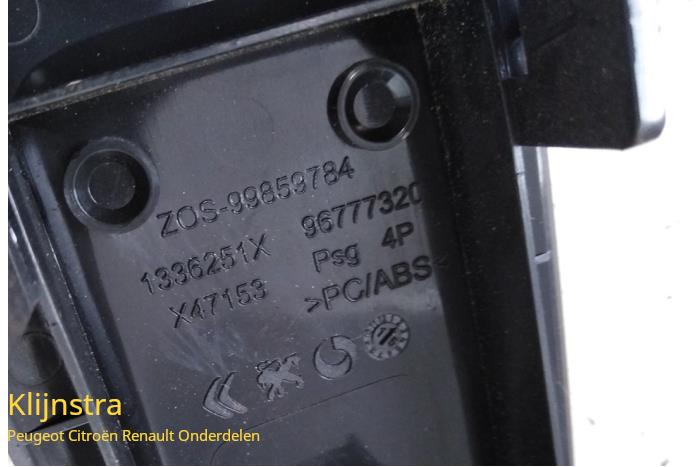 Przelacznik elektrycznej szyby z Peugeot 308 (L3/L8/LB/LH/LP)  2015