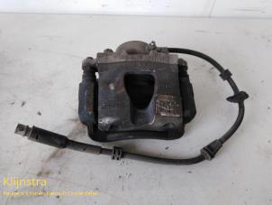 Used Front brake calliper, left Peugeot 308 (L3/L8/LB/LH/LP) Price on request offered by Fa. Klijnstra & Zn. VOF
