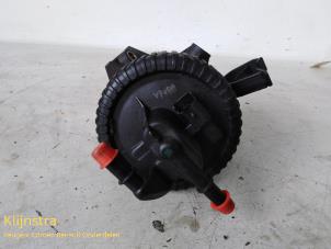 Used Fuel filter housing Peugeot 307 (3A/C/D) 2.0 HDi 90 Price on request offered by Fa. Klijnstra & Zn. VOF