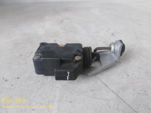 Used Tank flap lock motor Peugeot 407 SW (6E) 1.6 HDiF 16V Price on request offered by Fa. Klijnstra & Zn. VOF