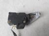 Tank flap lock motor from a Peugeot 407 (6D) 2.0 HDiF 16V 2005