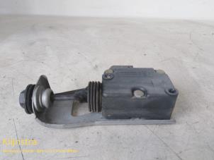 Used Tank flap lock motor Peugeot 407 (6D) 2.0 16V Price on request offered by Fa. Klijnstra & Zn. VOF