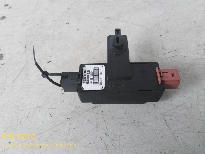 Używane Modul alarmu Peugeot 607 (9D/U) 2.2 HDi 16V FAP Cena na żądanie oferowane przez Fa. Klijnstra & Zn. VOF