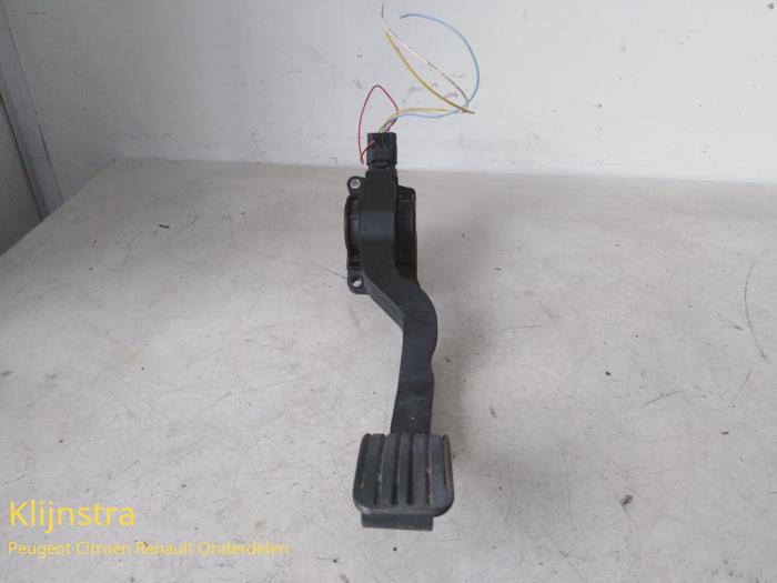Begagnade Gaspedal Peugeot 206 SW (2E/K) 1.4 HDi Pris på förfrågan erbjuds av Fa. Klijnstra & Zn. VOF